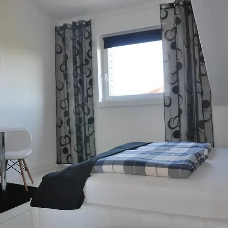 Lulu - Tanie Goscinne Bike & Surf Friendly Homestay Wladyslawowo