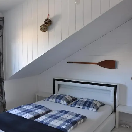 Homestay Lulu - Tanie Goscinne Bike & Surf Friendly *