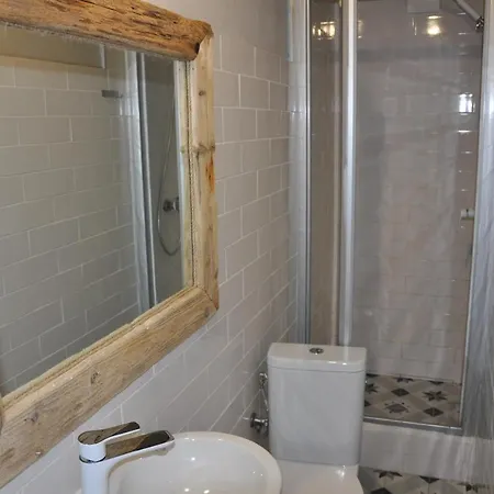 Lulu - Tanie Goscinne Bike & Surf Friendly