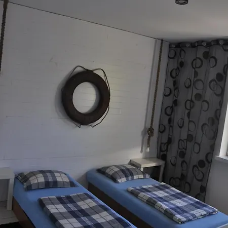 Lulu - Tanie Goscinne Bike & Surf Friendly Homestay