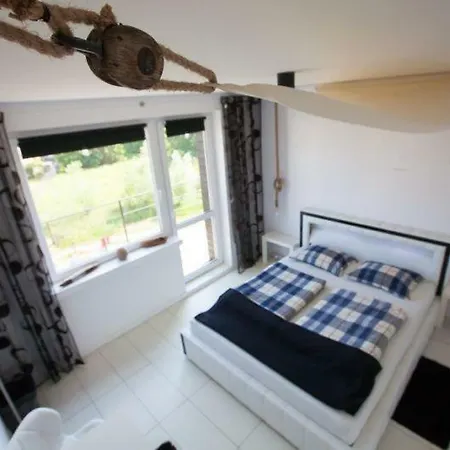 Lulu - Tanie Goscinne Bike & Surf Friendly Homestay Wladyslawowo