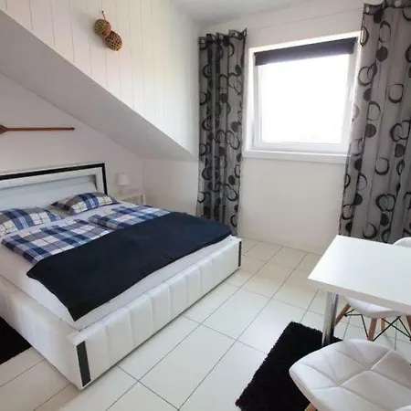 Lulu - Tanie Goscinne Bike & Surf Friendly Homestay Wladyslawowo