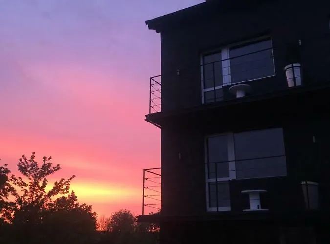 Lulu - Tanie Goscinne Bike & Surf Friendly